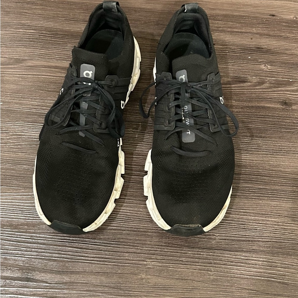 On Running Men's Black and White Athletic Shoes